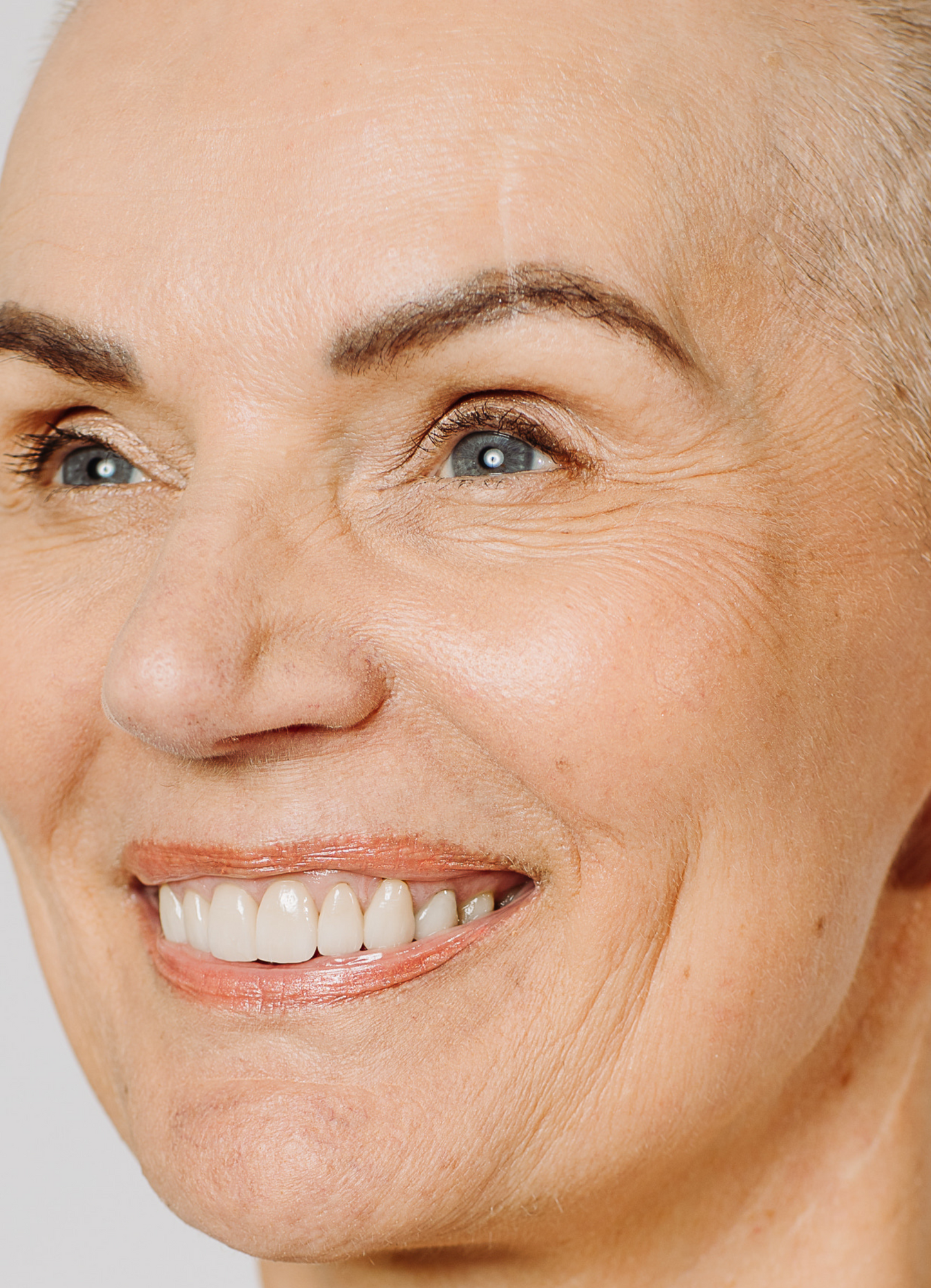 vegan cruelty free serum concealer
+caption_Tina is wearing SC1.5
#shade_SC1.5_|_Light_Cool