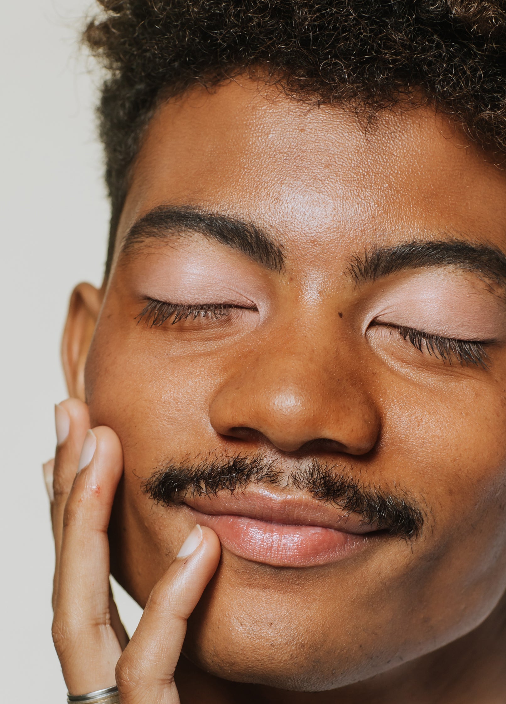 Vegan and cruelty free beauty, eyeshadow, neutral eyeshadow matte pink +caption_David is wearing Sweet #shade_Sweet_|_Warm_Pink